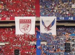 芝加哥白袜与纽约洋基在爱荷华州玉米地举行“梦幻之地”比赛，重现电影经典瞬间